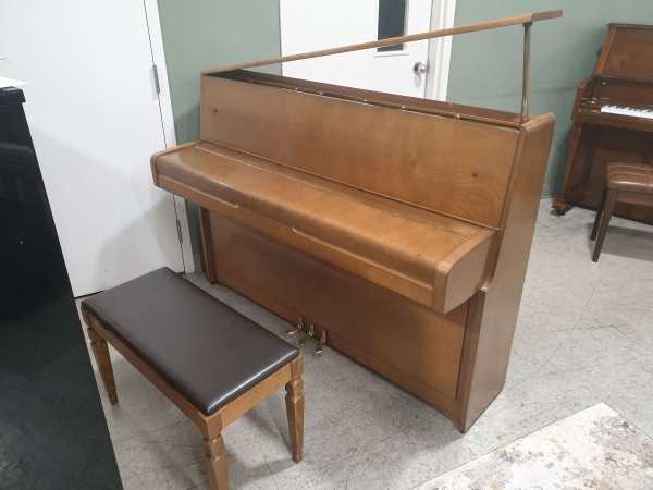1964 Yamaha M1 Walnut Satin Console Piano2