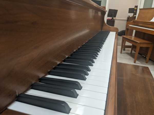 samick piano sg 172 a price