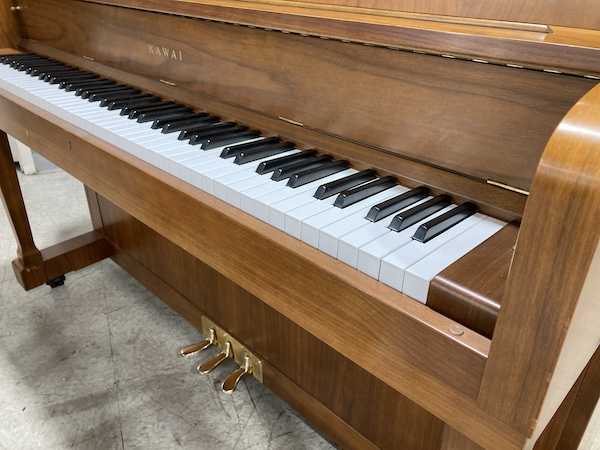 Kawai UST-7 Studio Upright Piano Right Keys