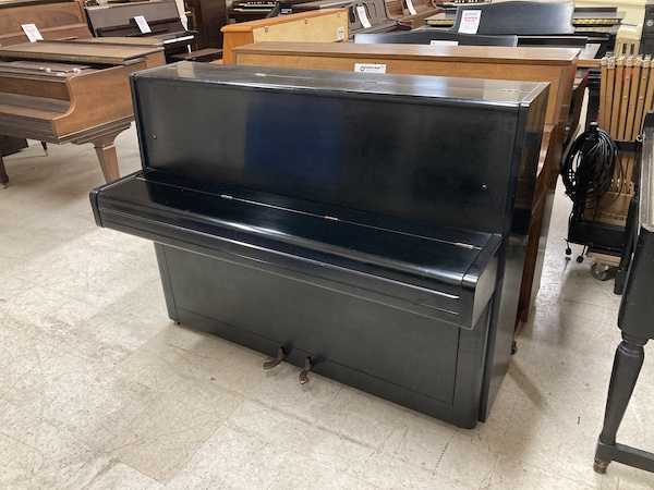 1966 Yamaha P2 Console Piano Closed