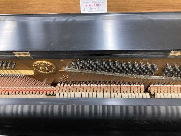 1966 Yamaha P2 Console Piano Middle Hammers_Strings