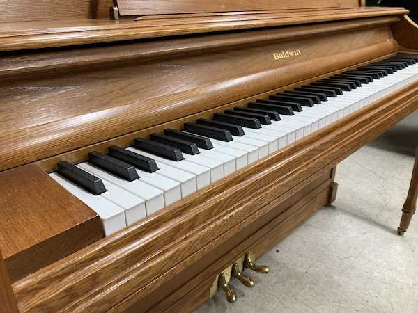 2004 Baldwin 2095E Console Piano Left Keys_
