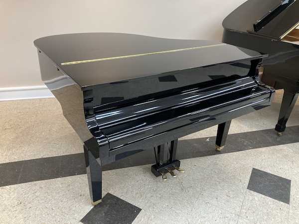 Cable-Nelson CN151 Baby Grand Piano Closed_