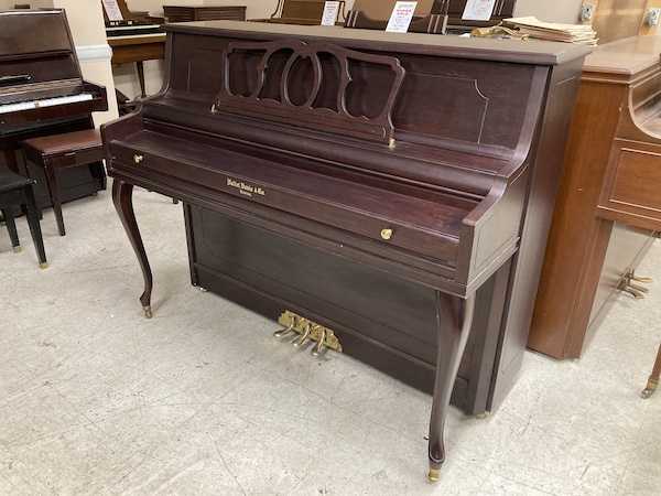 Hallet Davis Console Piano (530102925) Closed