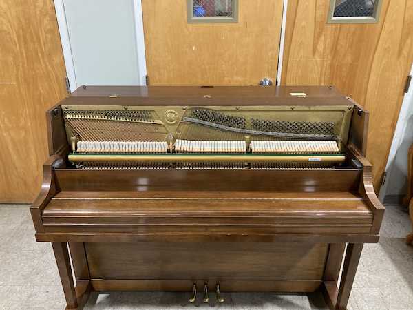 1960 Yamaha P202 (B130251) Studio Upright Piano IMG_1129