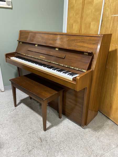 #F201. Used 1981 Yamaha P2 Console Piano IMG_0606