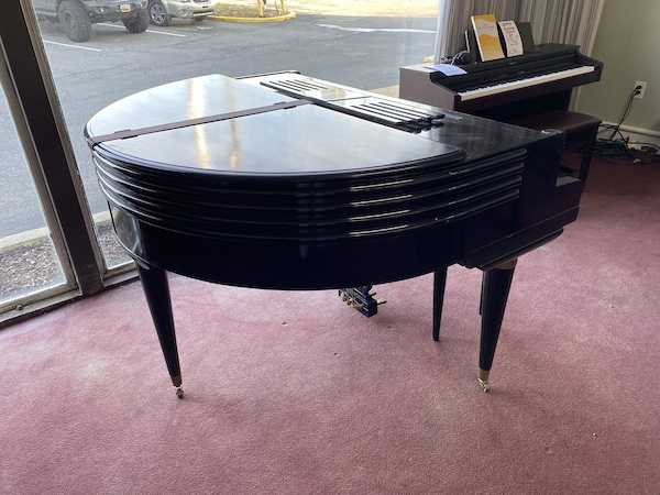 #J100. Used 1939 Wurlitzer Butterfly Grand Piano IMG_0869