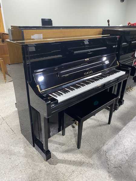 #D179. Used 2003 Yamaha U1 Professional Upright Piano IMG_2228