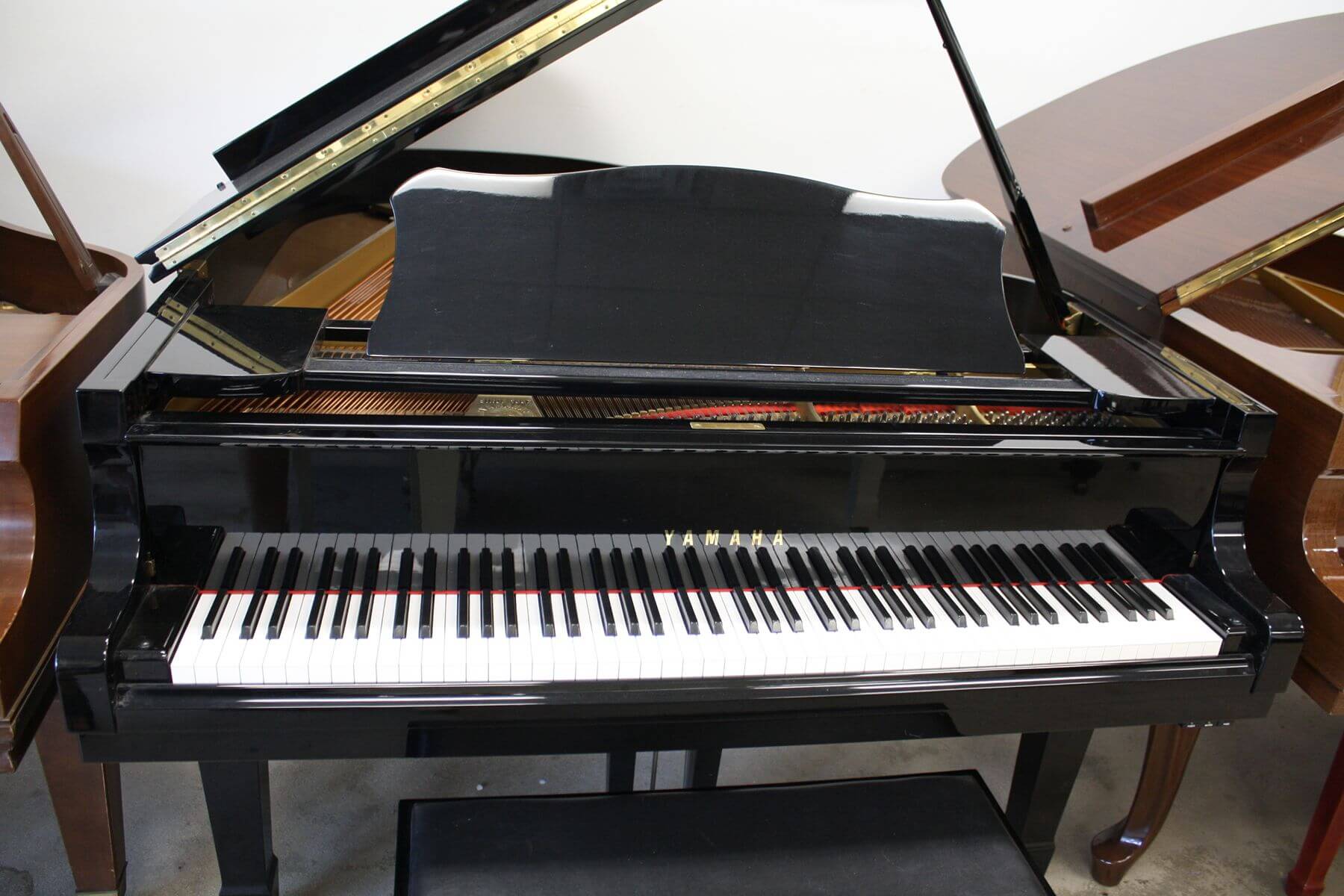 1982-yamaha-c3-grand-piano-front