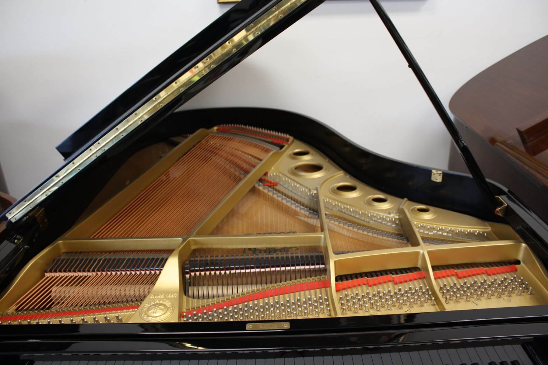 1982-yamaha-c3-grand-piano-interior