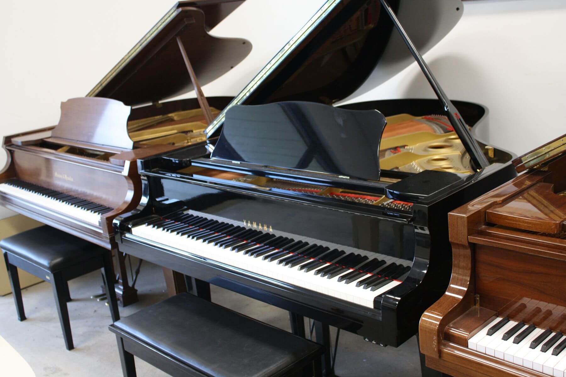 1982-yamaha-c3-grand-piano-right-side