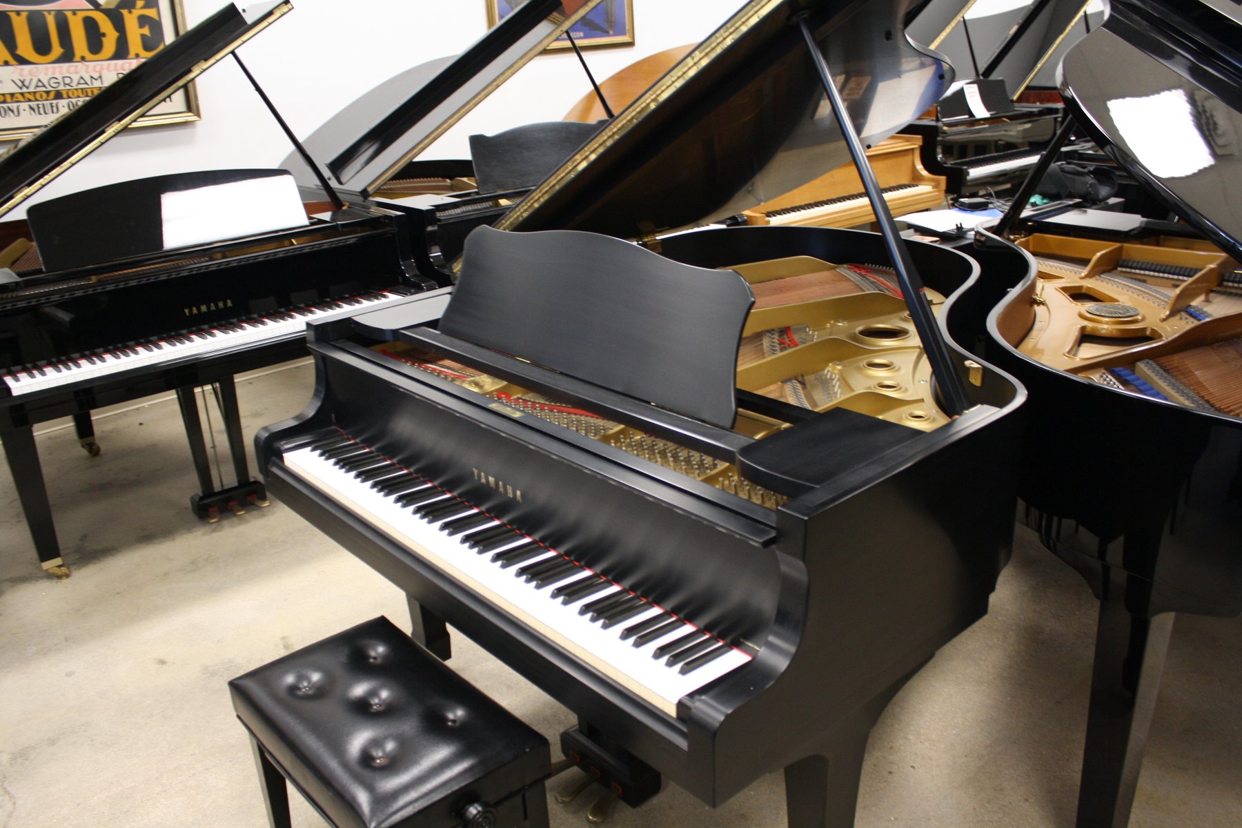 Yamaha G2 — front right
